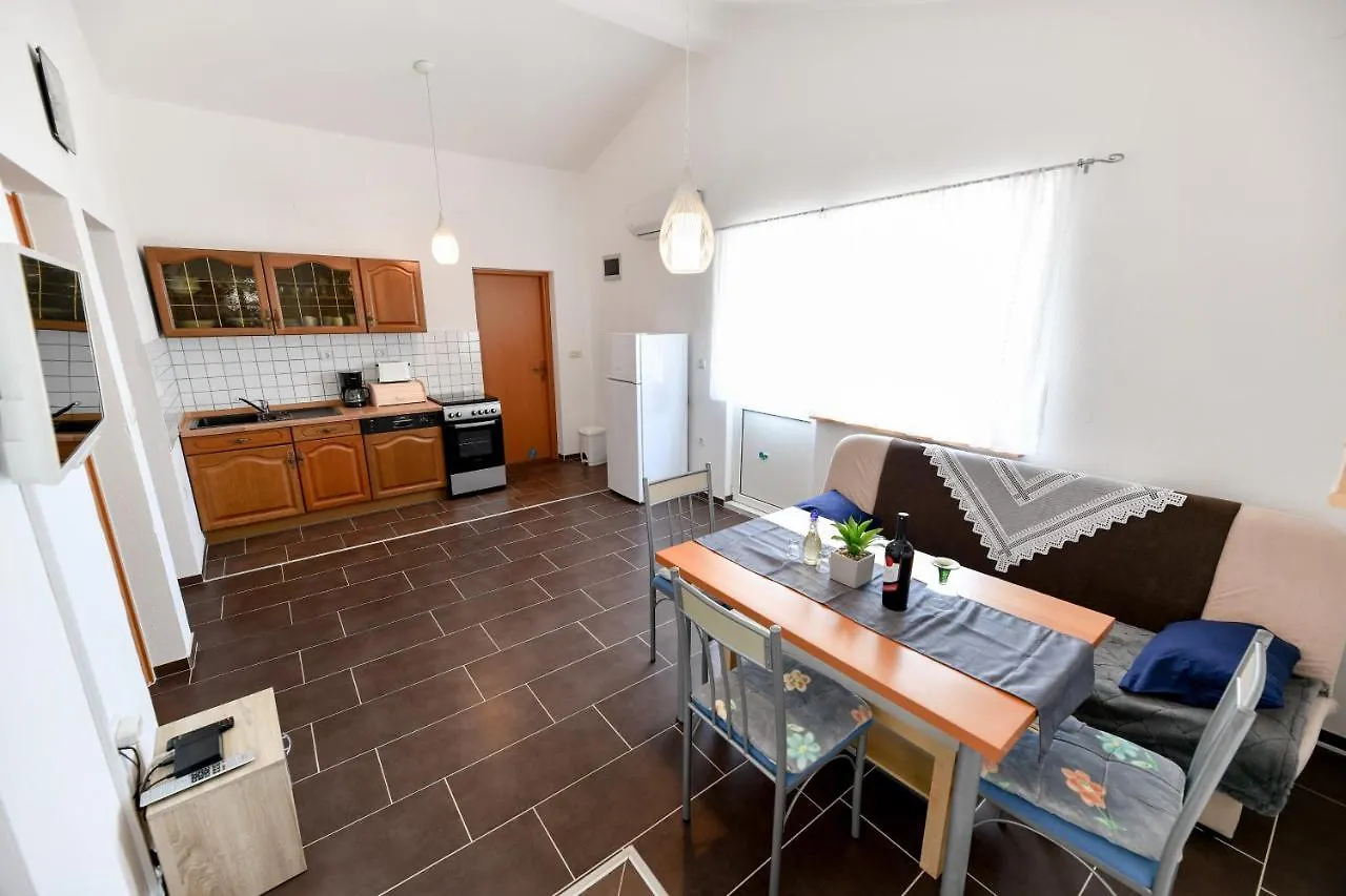 Apartment Jaga Vir 0*,