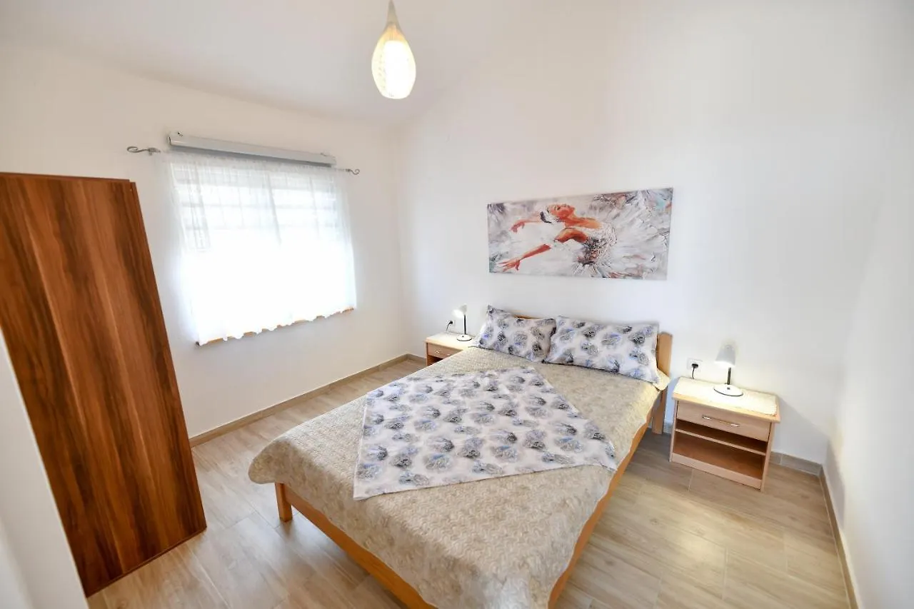 Apartment Jaga Vir 0*,